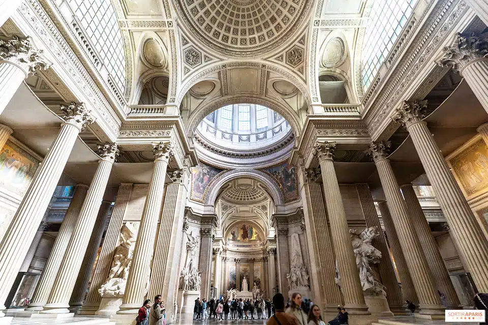 Pantheon Paris interior