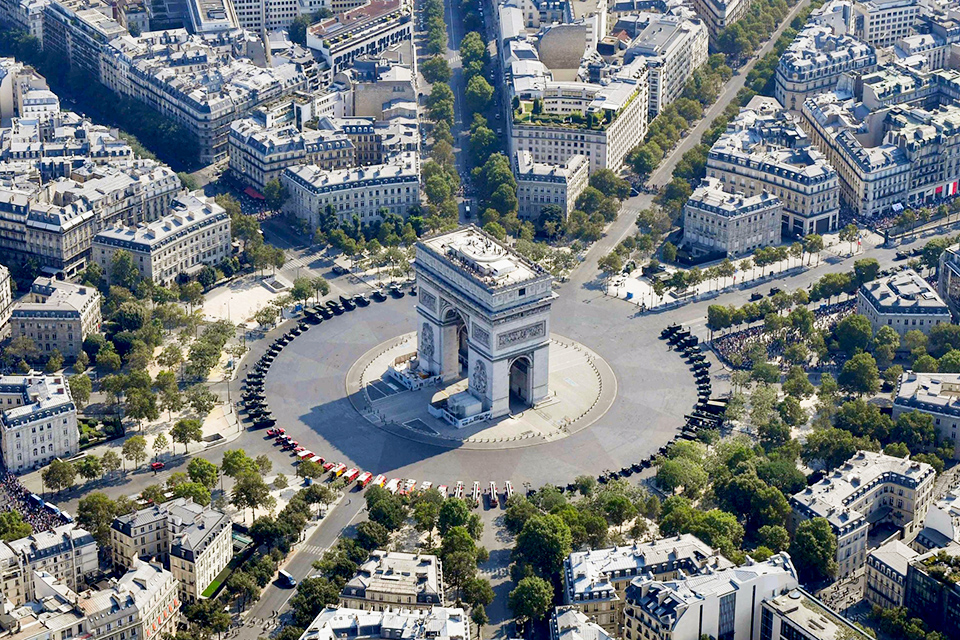 arc triomphe paris tickets tours attractions • GetYourTickets PARIS
