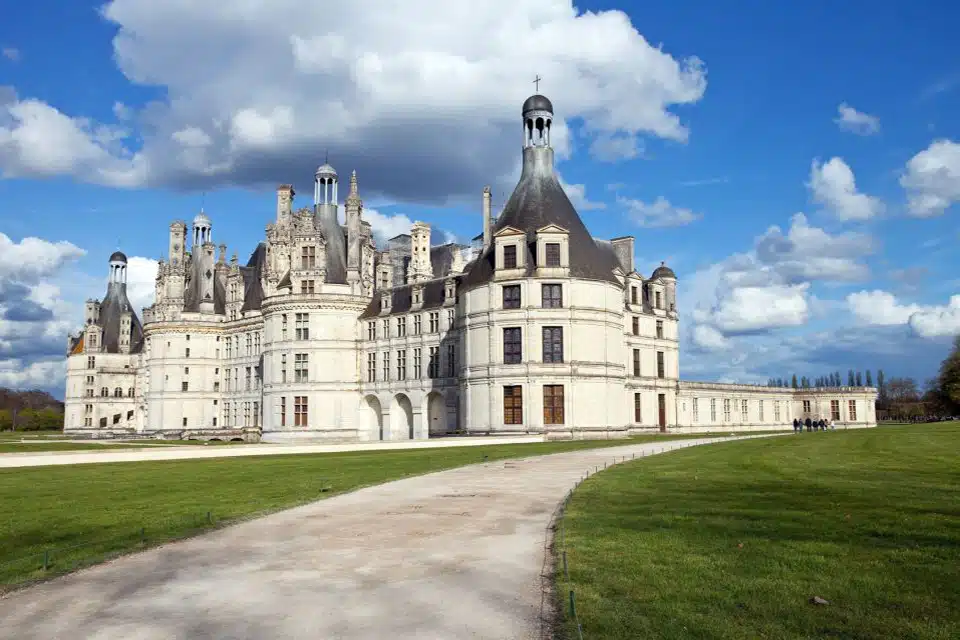 loire valley chateau day trip from paris
