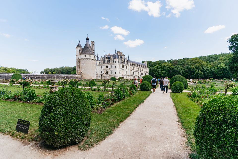 paris loire valley castles day trip • GetYourTicket PARIS