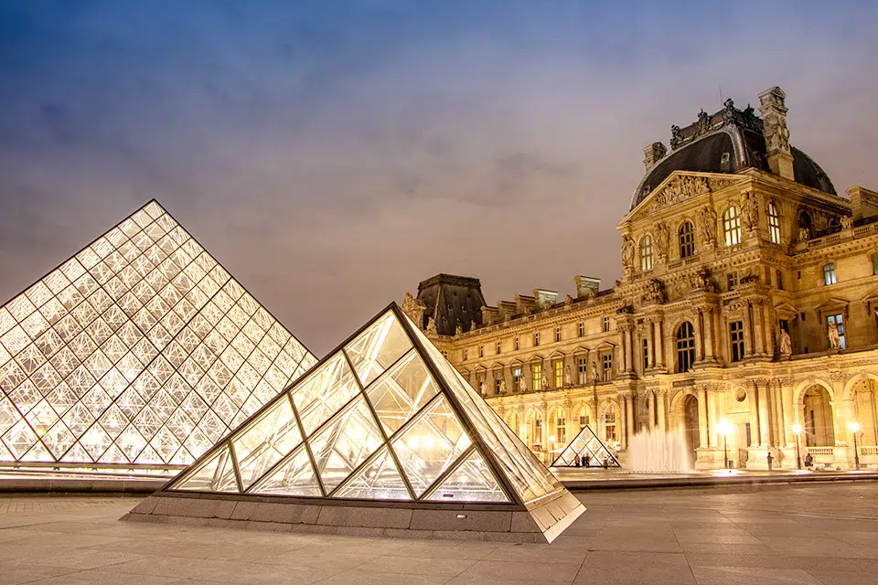 louvre museum paris