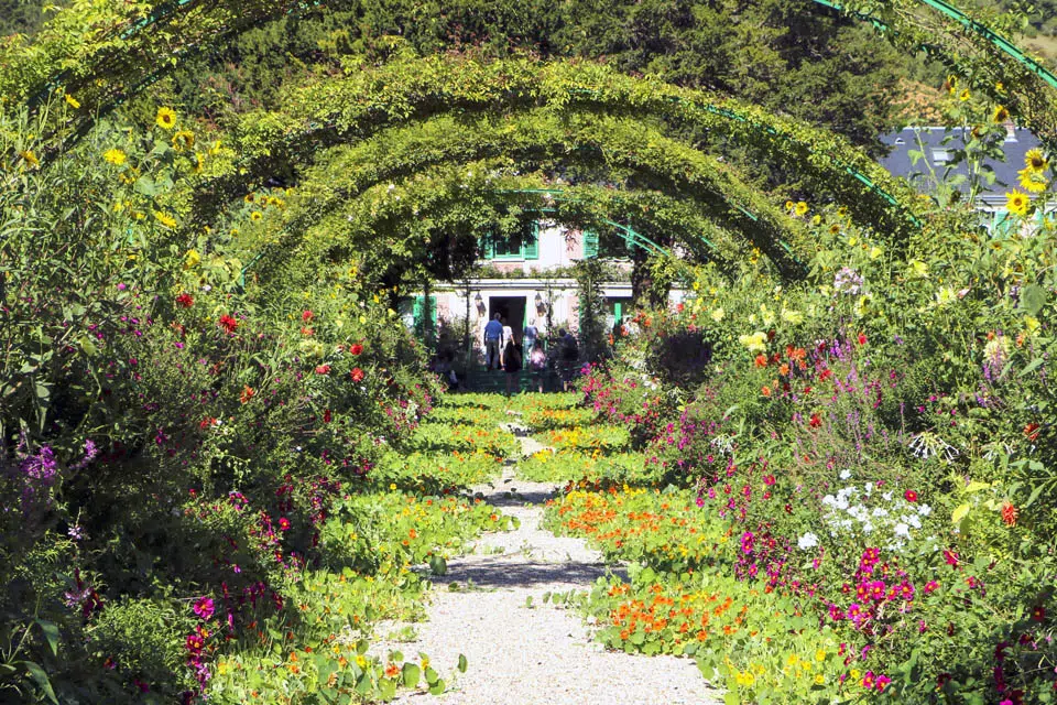 giverny monet garden paris