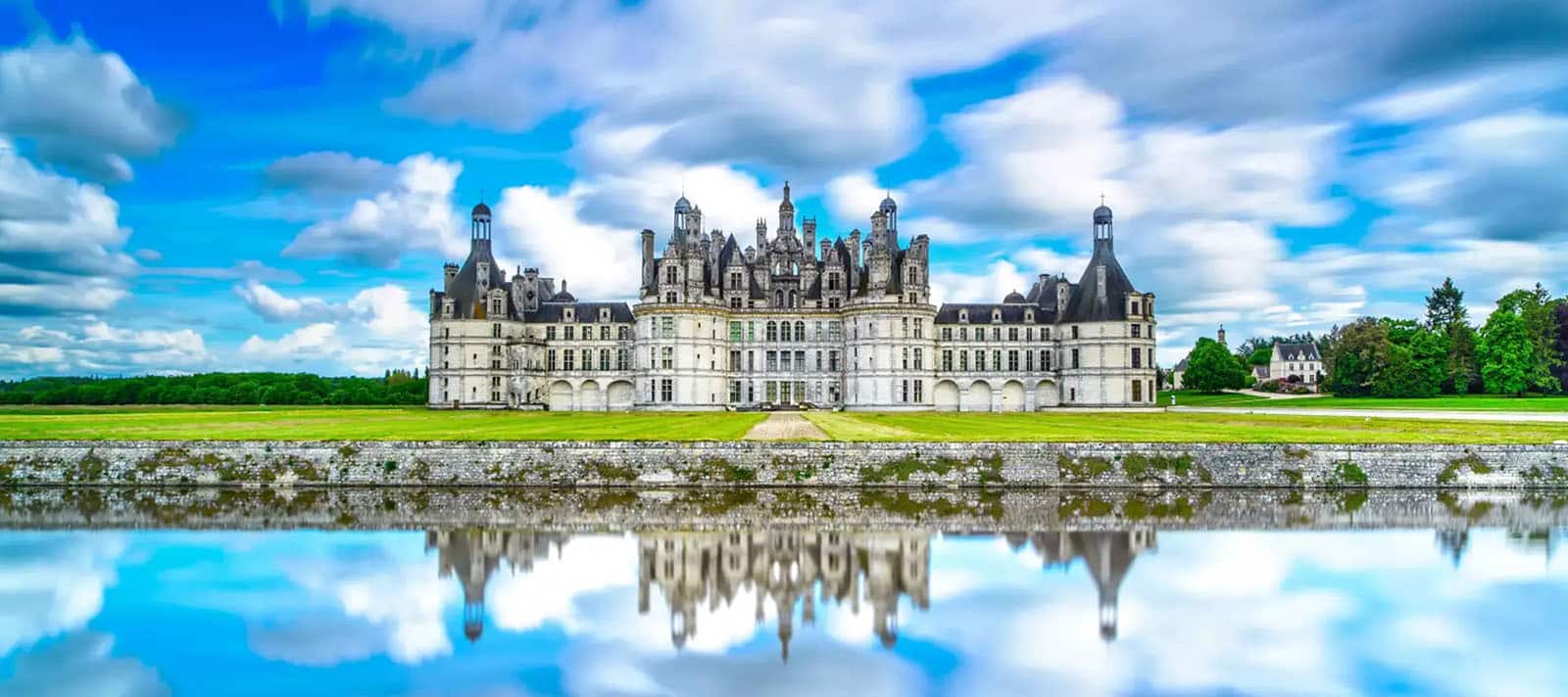 paris loire valley castles day trip • GetYourTickets PARIS
