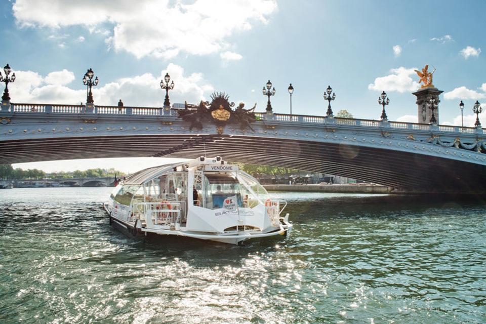 Batobus Paris Hop-On Hop-Off Sightseeing Cruise • GetYourTickets PARIS