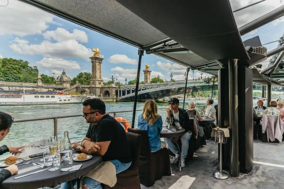 paris river seine cruise lunch