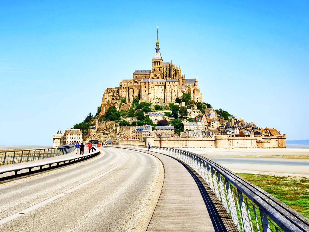 Mont Saint Michel daytrip from Paris • GetYourTickets PARIS