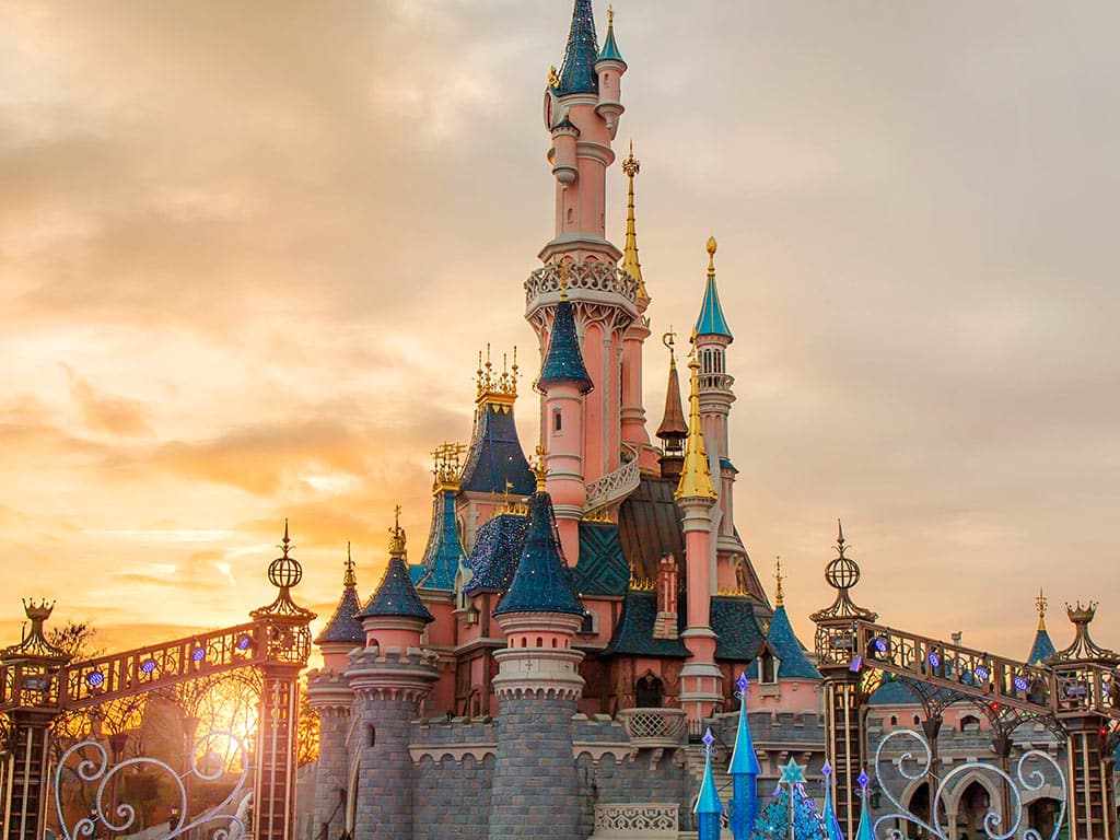 disneyland paris castle tickets • GetYourTickets PARIS