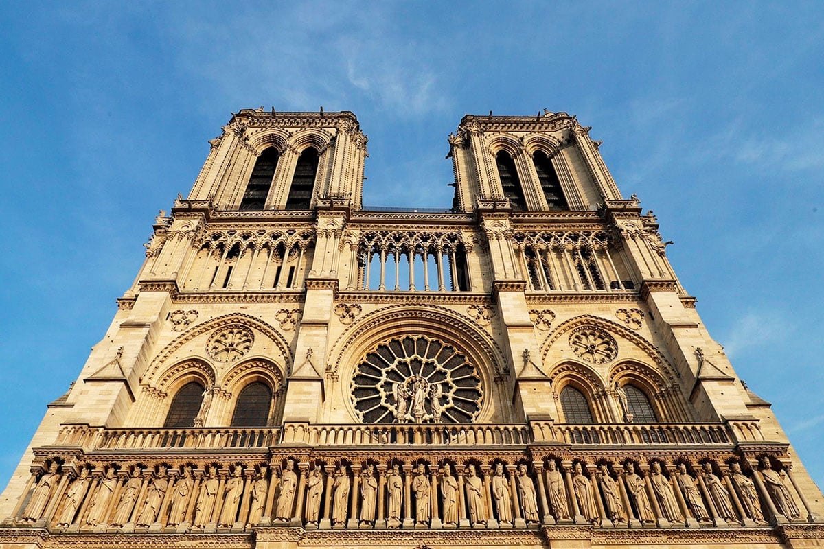 notredame paris facade