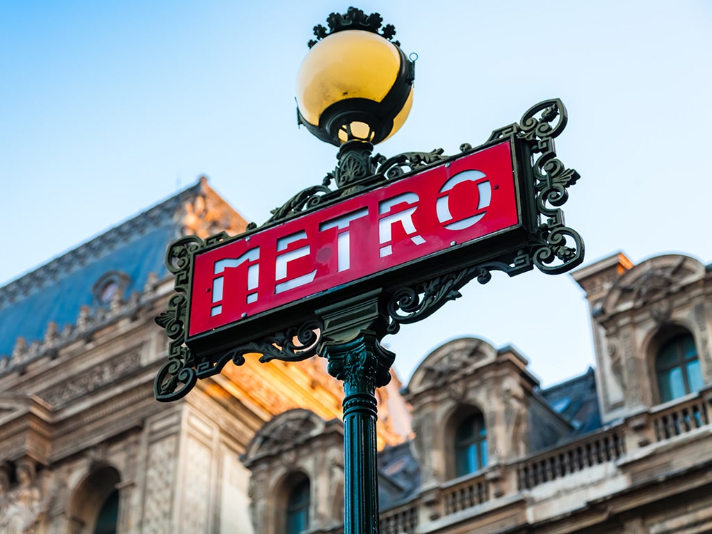 Metro Station Paris Hotel de Ville Sign