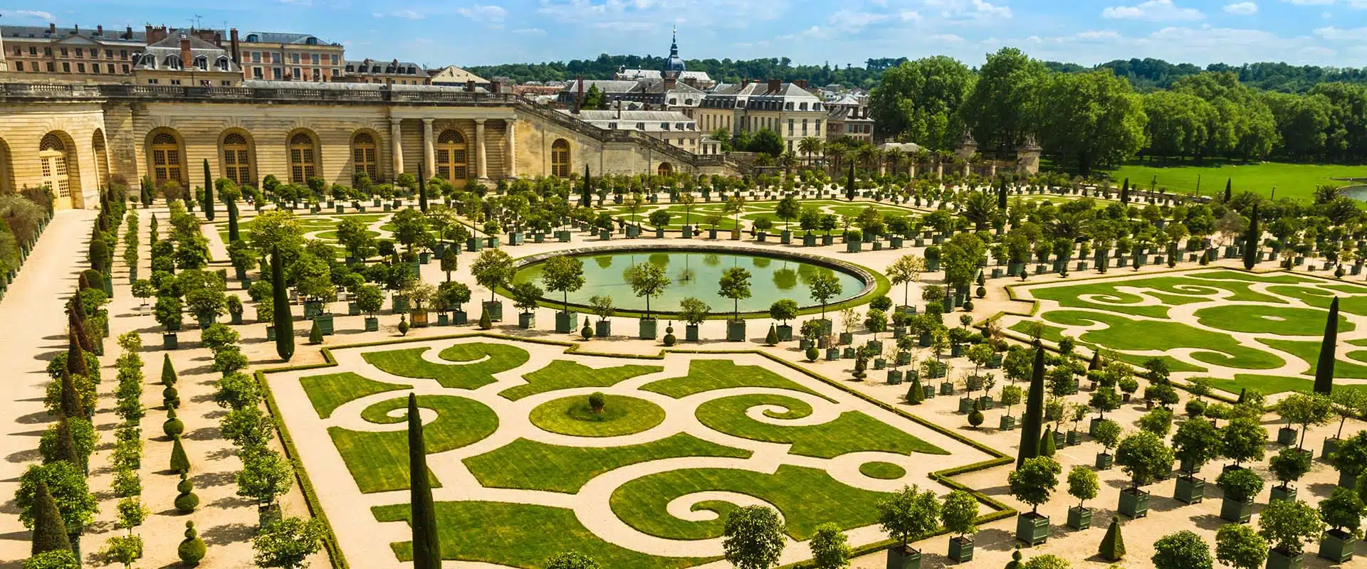 versailles royal palace in paris architectural gardens